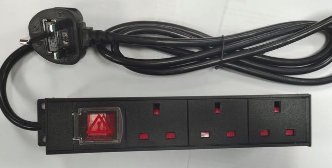 YOSUN - YS1003-K-UK - 1U 3WAY Mini PDU, UK outlets, 13A, 220~250V, with switch, Black Aluminium housing, W267.5mm x D44.8mm x H45mm, BS plug with 2mtr power cable.
