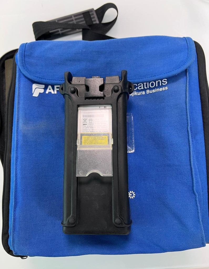 NOYES - M200 QUAD *Used - Fiber Optics OTDR for both (SM, MM) Handheld Light Weight, Quad wave length, adapters (SC, FC & ST), Integrated VFL, USB flash mem, USB PC link, AC Adapter, Software CD & Documents.