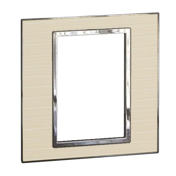 Legrand - 576181 - Arteor™ Plate British Standard Square 3 Module 1-Gang Horizontal Graphic Casual.