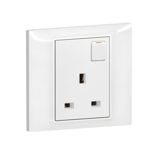 Legrand - 614246 - Belanko 13A 250V 1-Gang British Standard Single Switch Socket.