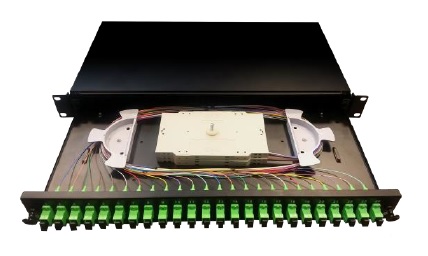 [4001102] Datwyler Cables - 4001102 - FO Patch Panel 4-Port Loaded 2 x LCD(APC) Green. *Pigtails are not included