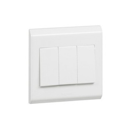 [617004] Legrand - 617004 - BELANKO 10A SWITCH 3 GANG 1 WAY LARGE ROCKER WHITE