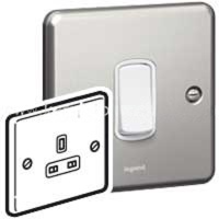 [733065] Legrand - 733065 - SKT 13A UNSWT 1G SM